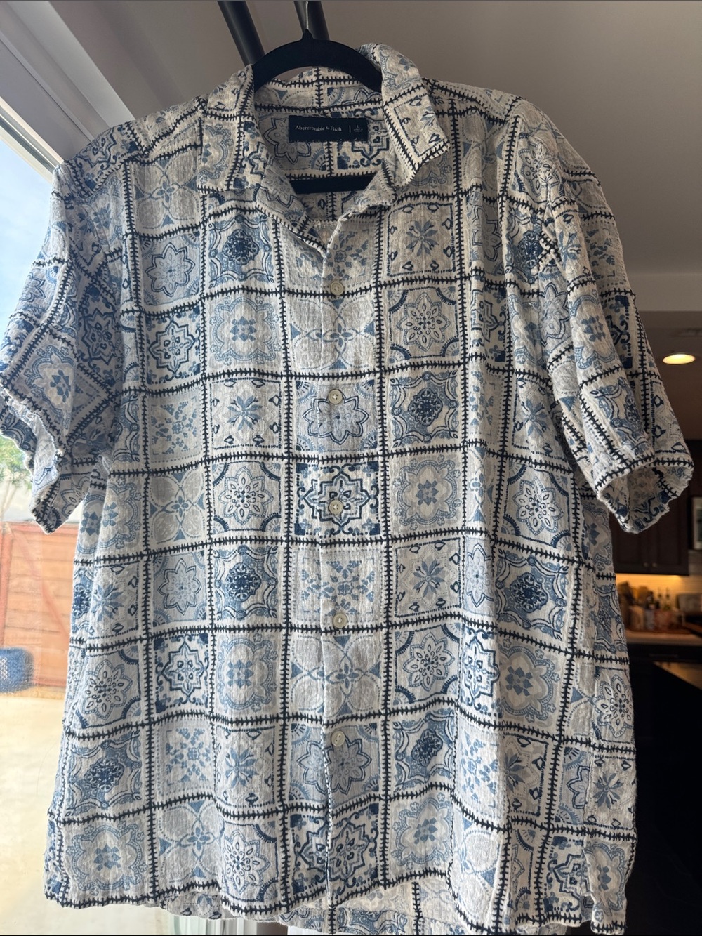 Abercrombie & Fitch Blue and White Short-Sleeve Button-Up Shirt